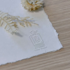 Ex libris pájaro sobre libro
