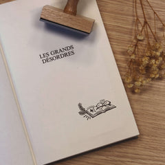 Sello Libro con gafas