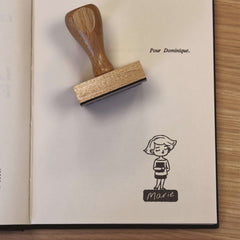 Sello pequeña lectora