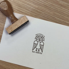 Sello ex libris búho geométrico