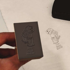Sello ex libris búho en el tronco