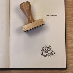 Sello ex libris vegetación saliendo del libro
