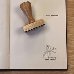 Sello ex libris búho con gafas